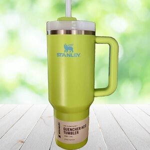 Stanley 40 oz Tumbler Quencher Mug Bright Lime NWT